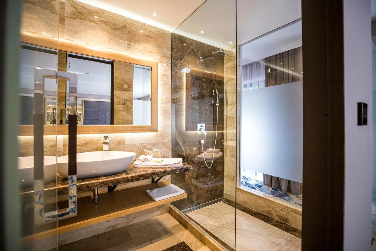 A Hoteli - Hotel Park Vrnjačka Banja Exteriör bild Bathroom