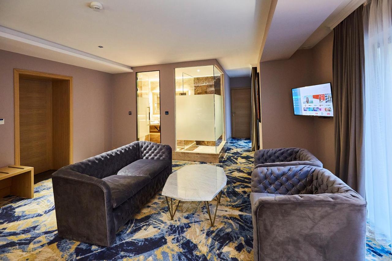 A Hoteli - Hotel Park Vrnjačka Banja Exteriör bild Suite